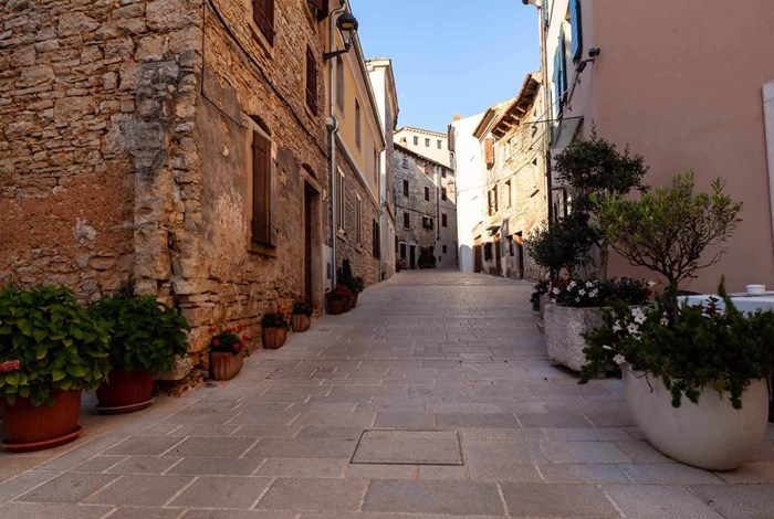 Street scene in Bale